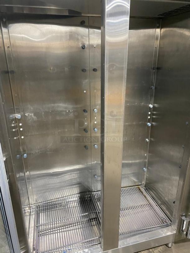 Traulsen Commercial Stainless Steel Double Glass Door Reach In Refrigerator Merchandiser! With Defogger! With Wire Shelves! On Legs! 115V 1 Phase! Model: UR48HT-A SN: T193190K01! - Image 5 of 9