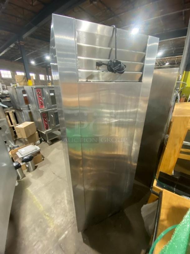 Traulsen Commercial Stainless Steel Glass Half Door One Section Reach In Refrigerator! With Wire Racks! Model: RHT132WUT-HHG SN: T22419D06! 115V 1 Phase! On Legs! - Image 3 of 9