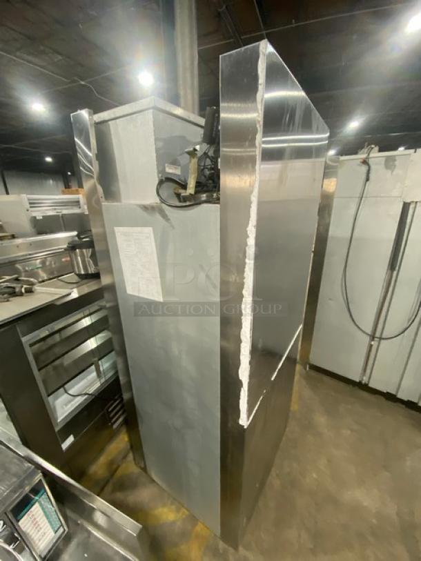 Traulsen Commercial Stainless Steel Half Door One Section Reach In Refrigerator! With Built In Pan Holding Racks! On Legs! 115V 1 Phase! Model: AHT132WUT-HHS SN: T82730K04! - Image 4 of 9