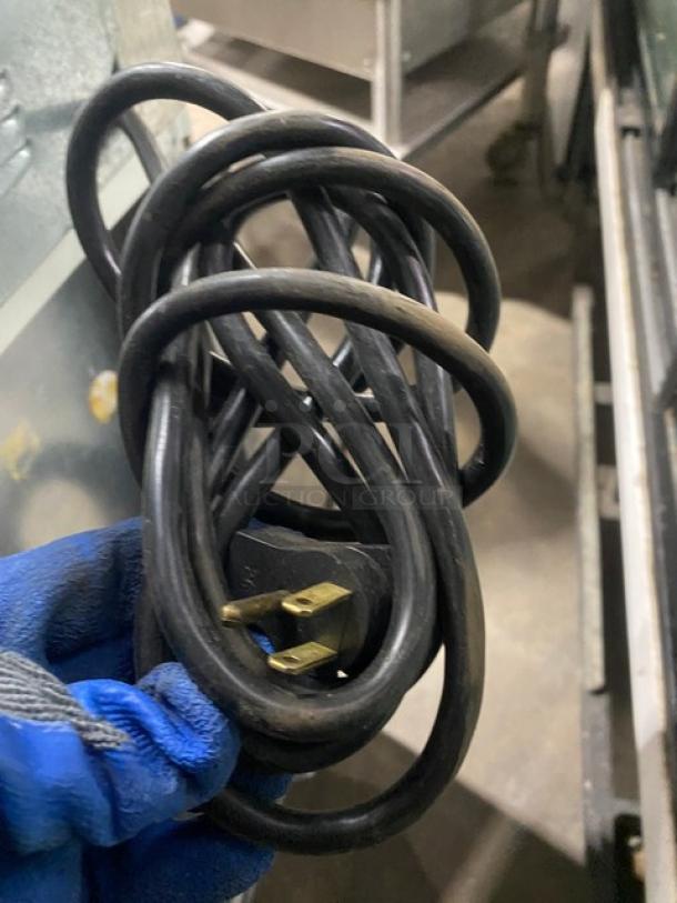 Beverage-Air Commercial Stainless Steel Undercounter Single Door Reach In Refrigerator! With Poly Coated Wire Shelves! 115V 1 Phase! Model: UCR27! - Image 7 of 7