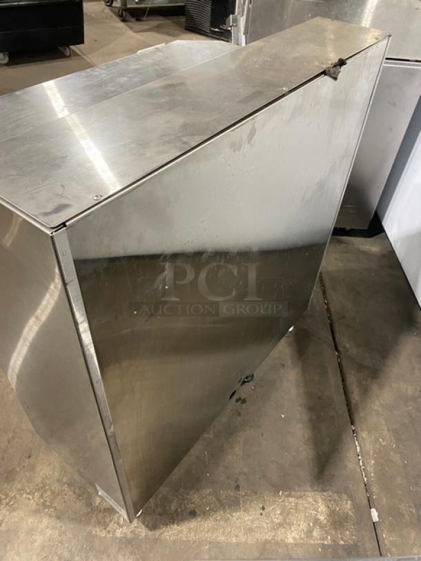 Fetco Commercial Stainless Steel Countertop Twin Automatic Coffee Brewer! With Hot Water Dispenser! With 2 Brew Baskets! On Legs! 120/208-240V 1 Phase! Model: CBS-62H SN: 180143040183A! - Image 4 of 8