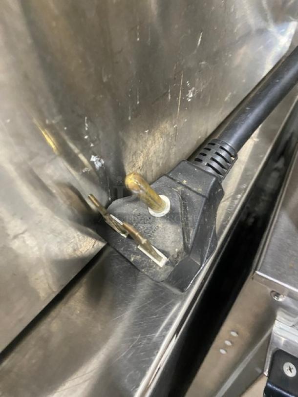 Panasonic Commercial Stainless Steel Electric Powered Countertop 2 Pan Microwave Steamer Oven! With Programmable Touch Pad! 230V 1 Phase! Model: NE-3280! - Image 8 of 8