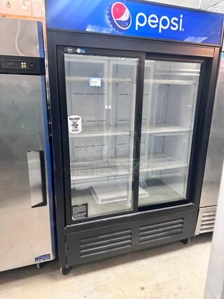 Late Model QBD CD45 Sliding 2 Glass Door Refrigerated\ 115 Volt Tested and Working!
