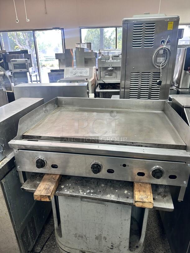 Excellent Condition  Jade  36" Thermostatic Gas Griddle  Tested and Working! - Image 2 of 7