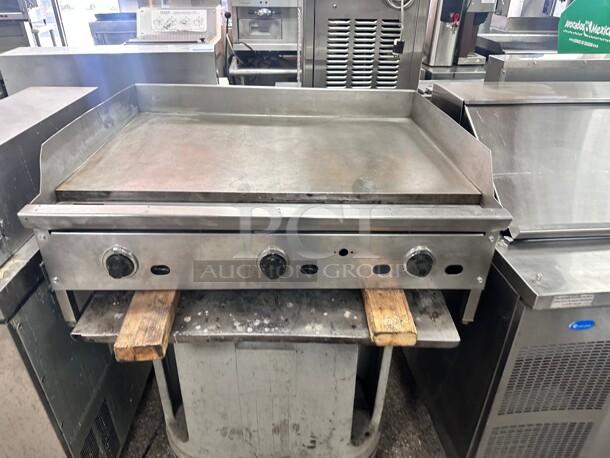 Excellent Condition  Jade  36" Thermostatic Gas Griddle  Tested and Working! - Image 3 of 7