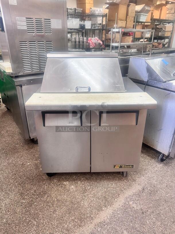Excellent Condition True  36" Refrigerated Sandwich Table 115 Volt Tested and Working! - Image 2 of 5