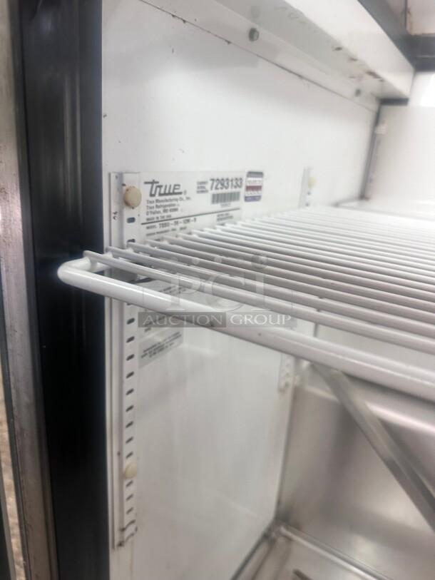 Excellent Condition True  36" Refrigerated Sandwich Table 115 Volt Tested and Working! - Image 5 of 5