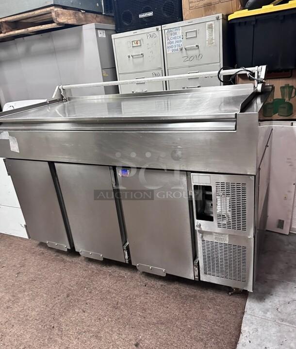 Late Model Randell CHICK-FIL-A Refrigerated  Pizza Table 115 Volt Tested and Working! - Image 2 of 10