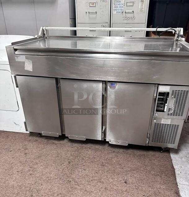 Late Model Randell CHICK-FIL-A Refrigerated  Pizza Table 115 Volt Tested and Working! - Image 9 of 10