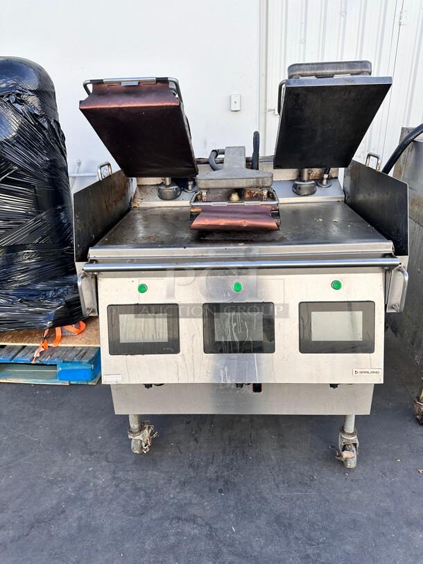 Late Model Used Garland Xpress XPG36 NAT 36 inch Natural Gas Clamshell Griddle with 3 Platens and EasyTouch Controls - 60,000 BTU Tested and Working! - Image 2 of 7