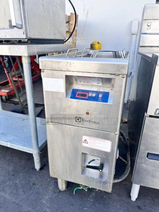 Electrolux 371174 Automatic Pasta Cooker, electric, 5.3 gallon single tank 220 Volt 3 Phase Tested and Working!