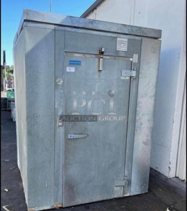 Complete Commercial Walk-in Freezer 6 feet x 6 feet  With Fan and Compressor 220 Volt Tested and Working! Disassembled and Ready To Move - Image 3 of 7