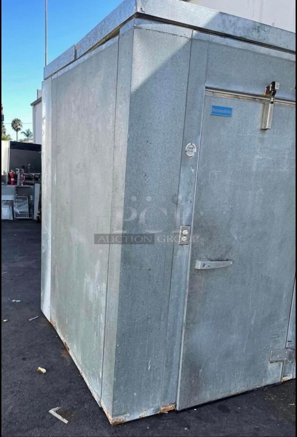 Complete Commercial Walk-in Freezer 6 feet x 6 feet  With Fan and Compressor 220 Volt Tested and Working! Disassembled and Ready To Move - Image 5 of 7