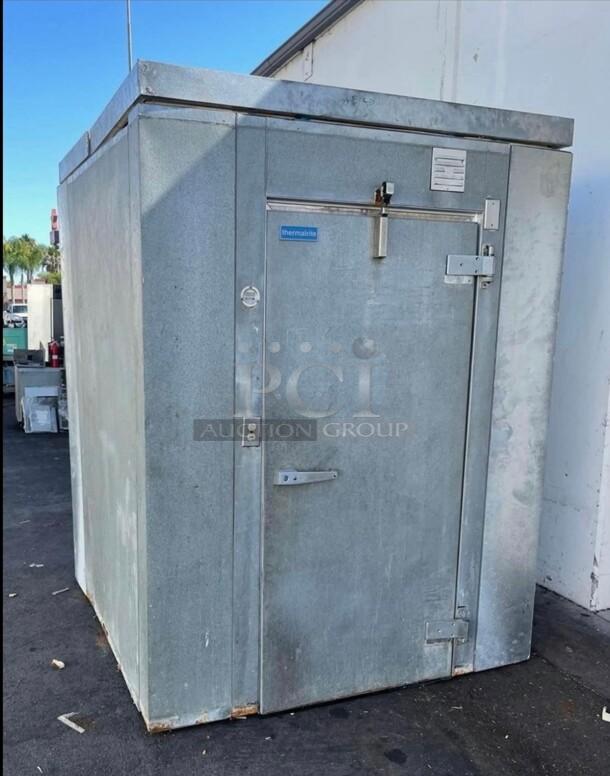 Complete Commercial Walk-in Freezer 6 feet x 6 feet  With Fan and Compressor 220 Volt Tested and Working! Disassembled and Ready To Move - Image 6 of 7