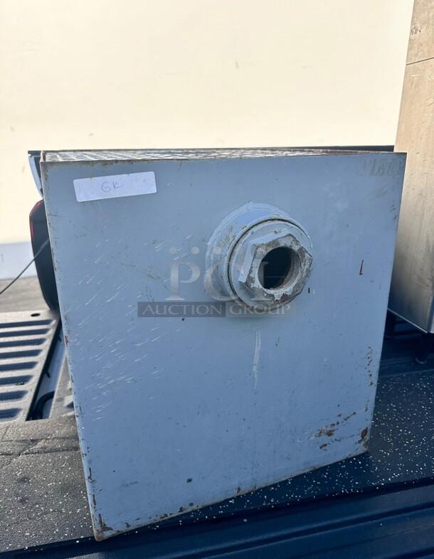 75 Gal Commercial Grease Trap NSF - Image 3 of 4
