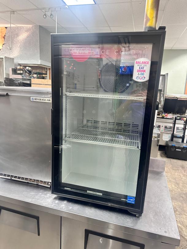 Commercial Counter Top Glass Door Refrigerator 115 Volt Tested and Working! - Image 3 of 5