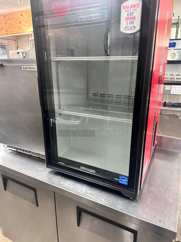 Commercial Counter Top Glass Door Refrigerator 115 Volt Tested and Working! - Image 4 of 5