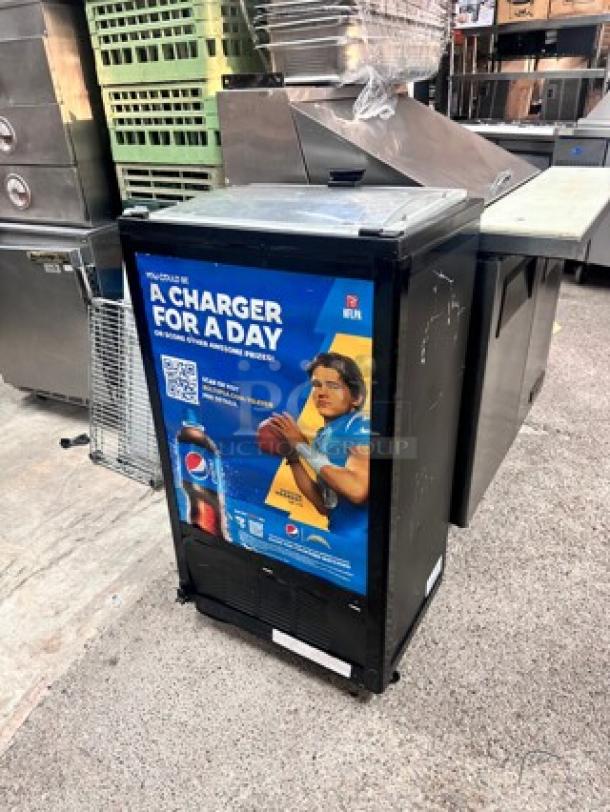 IDW Flip Top Drinks Refrigerator 115 Volt Tested and Working! - Image 2 of 9