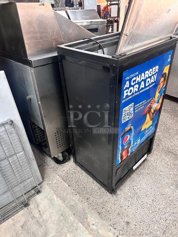IDW Flip Top Drinks Refrigerator 115 Volt Tested and Working! - Image 3 of 9