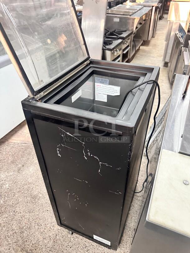 IDW Flip Top Drinks Refrigerator 115 Volt Tested and Working! - Image 6 of 9