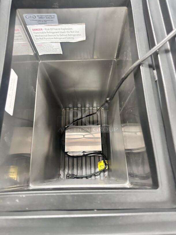 IDW Flip Top Drinks Refrigerator 115 Volt Tested and Working! - Image 9 of 9