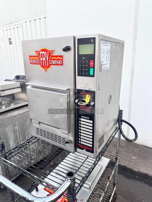 Perfect Fry Commercial Ventless Countertop Deep Fryer - 208V  1 Phase Tested and Working! - Image 3 of 10