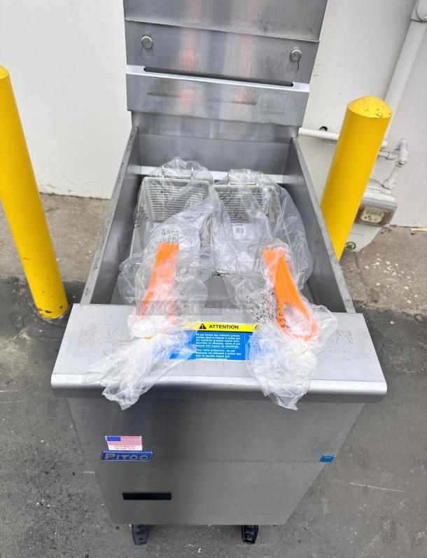 Excellent Condition Pitco VF35 Commercial Gas Fryer Tested and Working! - Image 6 of 11