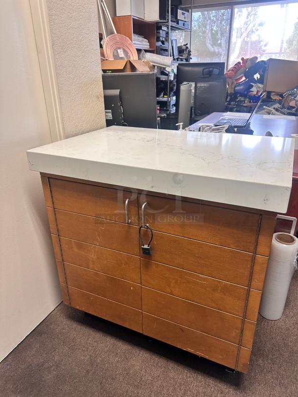 Host Station - Image 4 of 12