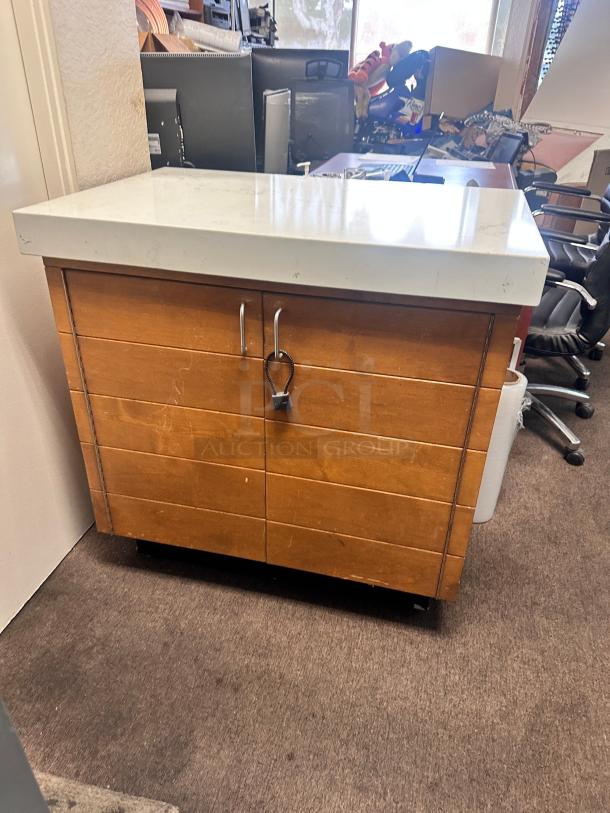 Host Station - Image 12 of 12