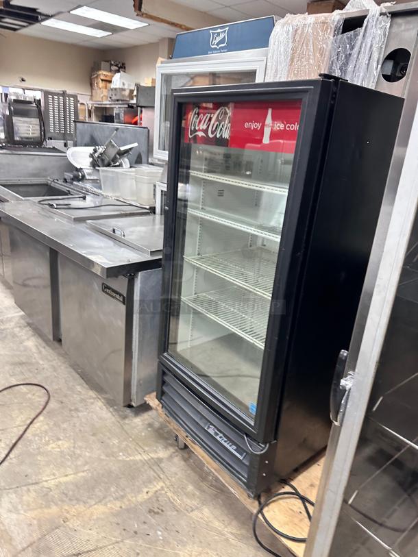 Nice True GDM-10 One Glass Refrigerator 115v Tested and Working! - Image 1 of 6