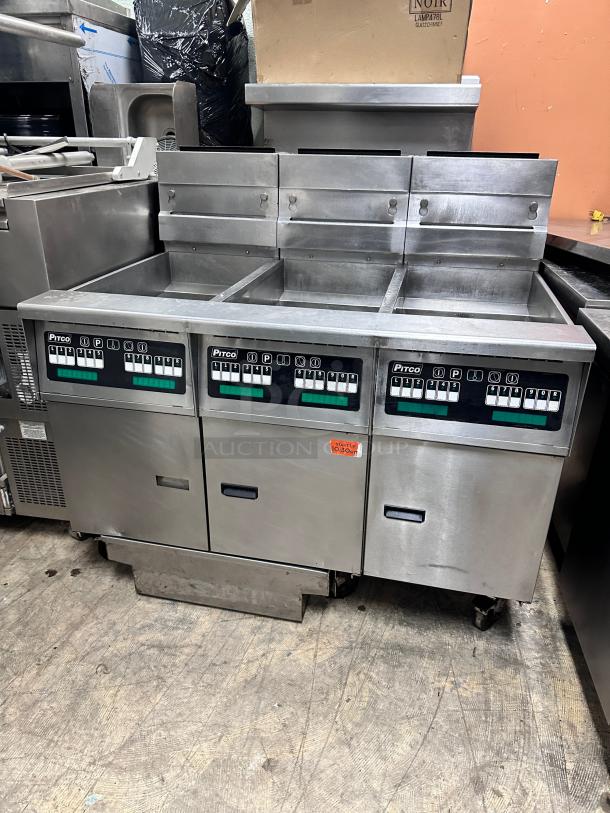 Clean Pitco SG14 Gas Fryer - (3) 50 lb Each With Filtration System Tested and Working! - Image 3 of 11