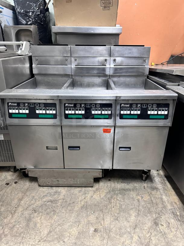 Clean Pitco SG14 Gas Fryer - (3) 50 lb Each With Filtration System Tested and Working! - Image 6 of 11