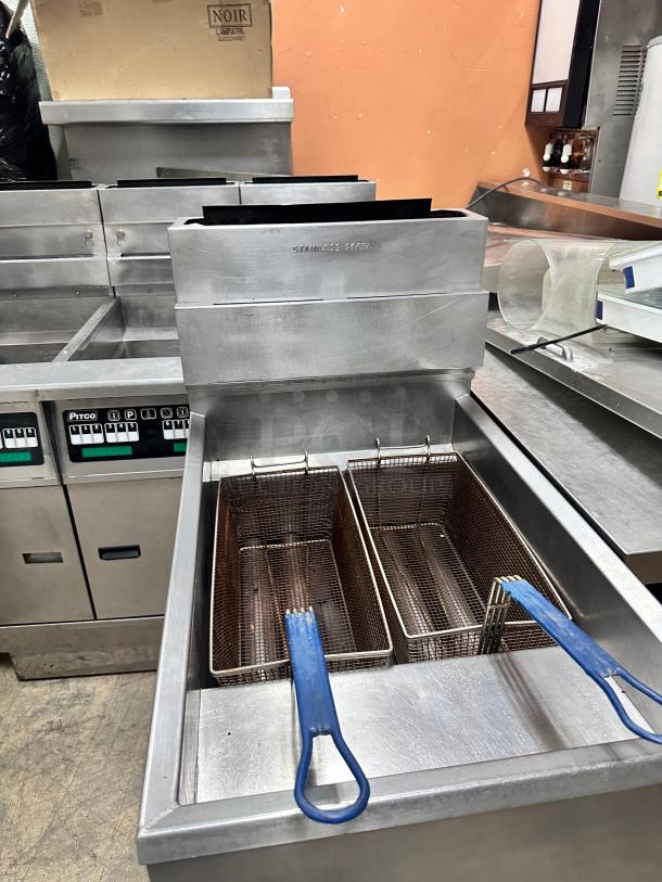 Excellent Condition Pitco 65C  Gas Fryer - (1) 80 lb Vat, Floor Model, Natural Gas Tested and Working! - Image 7 of 7