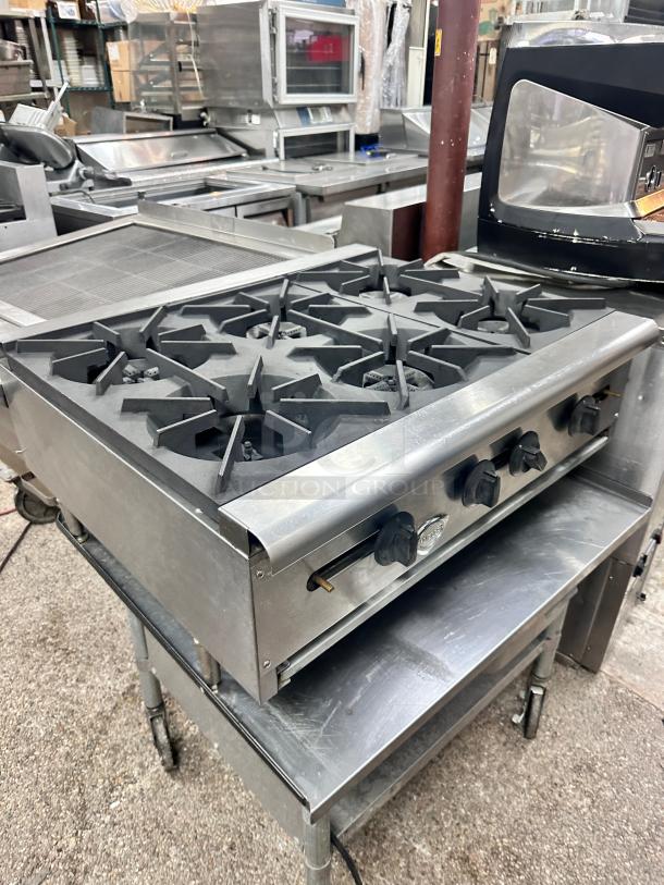 Excellent Condition Wells 36" 6 Burner Hot Plate Gas Tested and Working! - Image 2 of 7