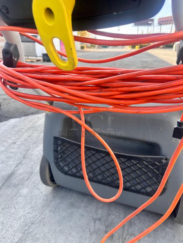 Windsor NuWave 26 Wide Area Commercial Vacuum Cleaner  115v Tested and Working! - Image 9 of 9
