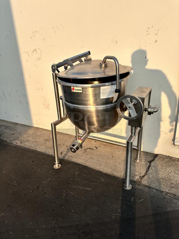 Excellent Condition Legion TWU-40 45 Gallon Tilting Direct Steam Kettle Tested and Working! - Image 2 of 9