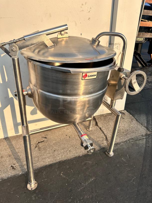 Excellent Condition Legion TWU-40 45 Gallon Tilting Direct Steam Kettle Tested and Working! - Image 4 of 9