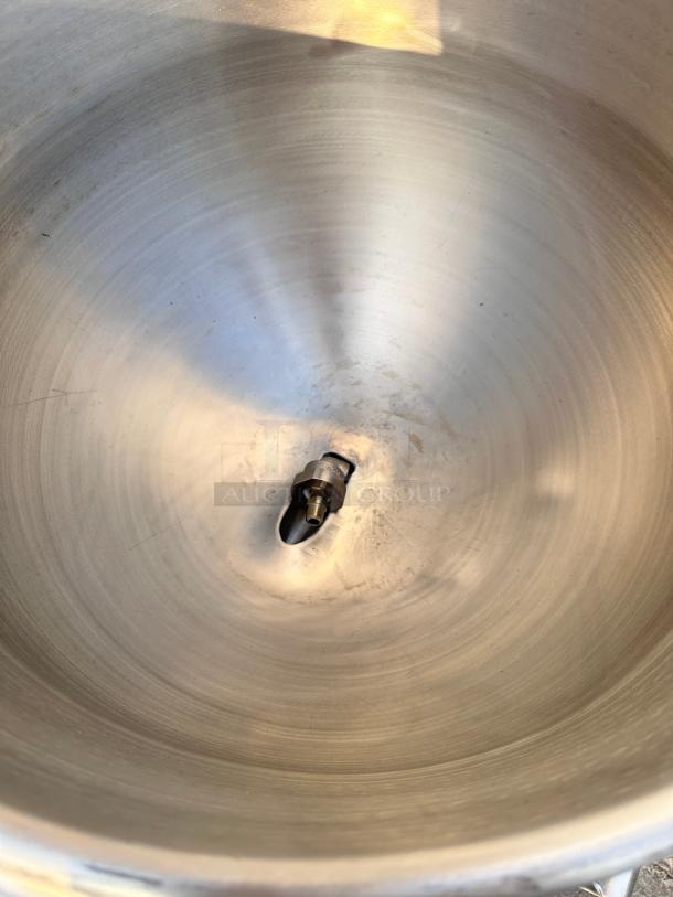 Excellent Condition Legion TWU-40 45 Gallon Tilting Direct Steam Kettle Tested and Working! - Image 6 of 9