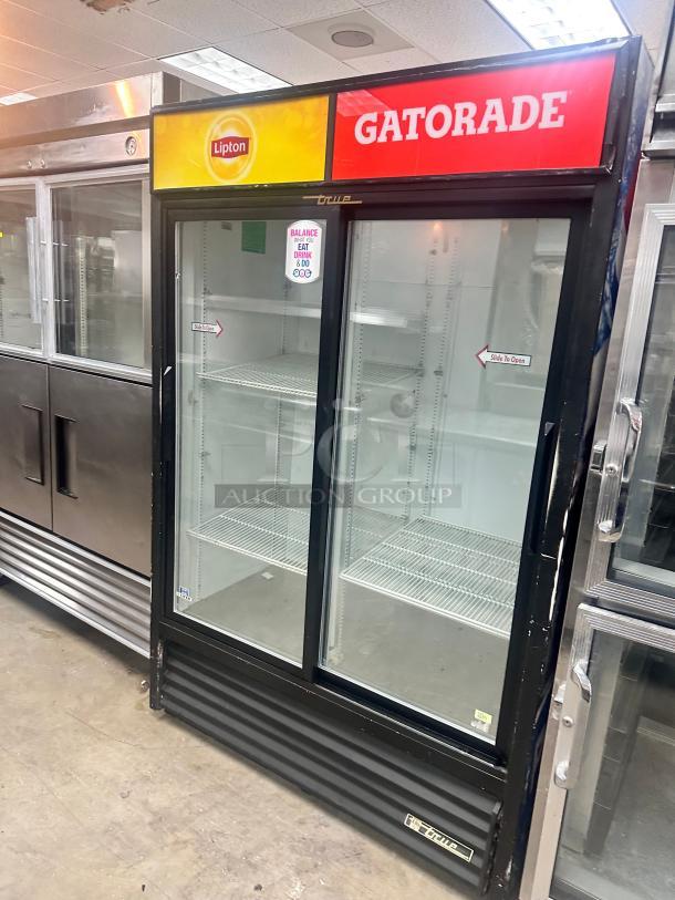 Excellent Condition! True 52" Two Sliding Glass Door Refrigerator 115 Volt Tested and Working! - Image 10 of 10