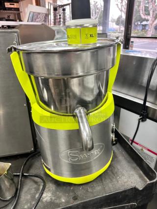 Commercial Heavy Duty Juicer 115v  Tested and Working!