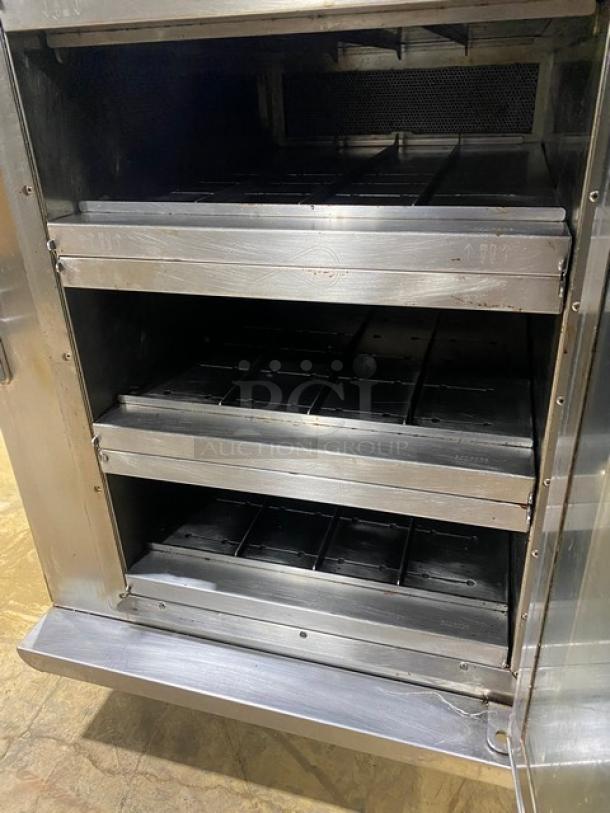 LATE MODEL! 2022! Alto-Shaam Vector H Series Commercial Stainless Steel Electric Powered Countertop Multi-Cook Oven! With 3 Individually Controlled Cooking Chamber Zones! With Ventless Structured Air Technology! On Legs! 208-240V 1 Phase! Model: VMC-H3H SN: 3153985-1! Working When Removed! - Image 6 of 8