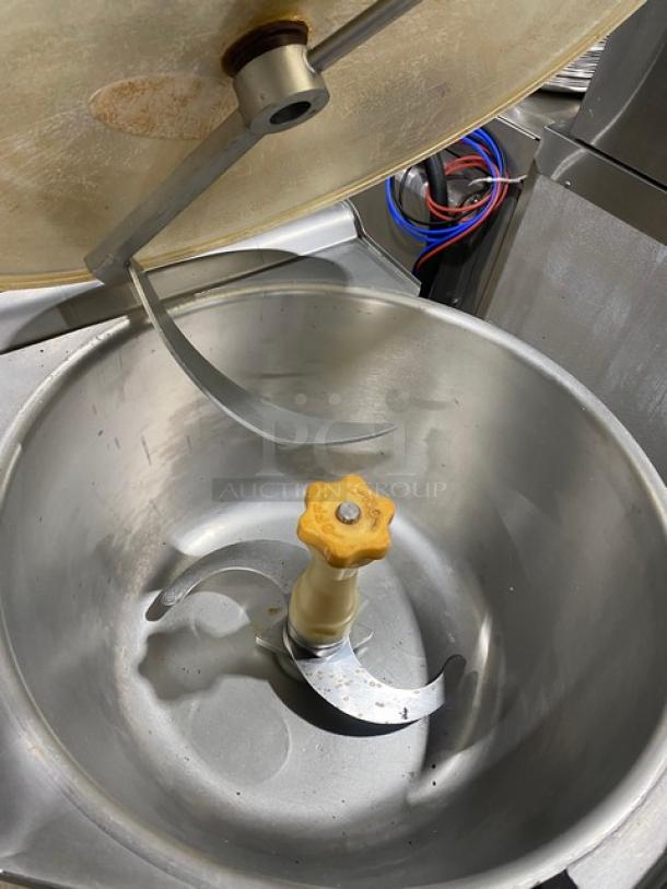 Hobart Commercial Floor Style 45Qt VCM/Cutter/MixerMincer! With Stainless Steel 90 Degree Tilting Bowl & Clear Lexan Cover! 200V 3 Phase! Model: HCM 450 SN: 31-1223-674! - Image 5 of 8