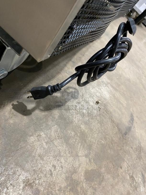 Wow! Sir Lawrence Commercial Stainless Steel Single Solid Door Reach In Freezer! With Poly Coated Wire Rack! Model: SLFRZ-1D SN: 6094171221060149! 115V! On Casters! Working When Removed! - Image 9 of 9
