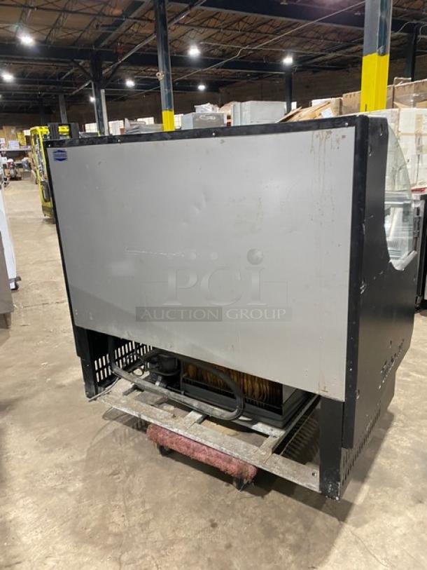 Turbo Air Commercial Black Low Profile Refrigerated Open Grab-N-Go Display Case/Merchandiser! With Stainless Steel Interior! Model: TOM-50LB SN: TML50197018! 120V 1 Phase! Working When Removed! - Image 3 of 7