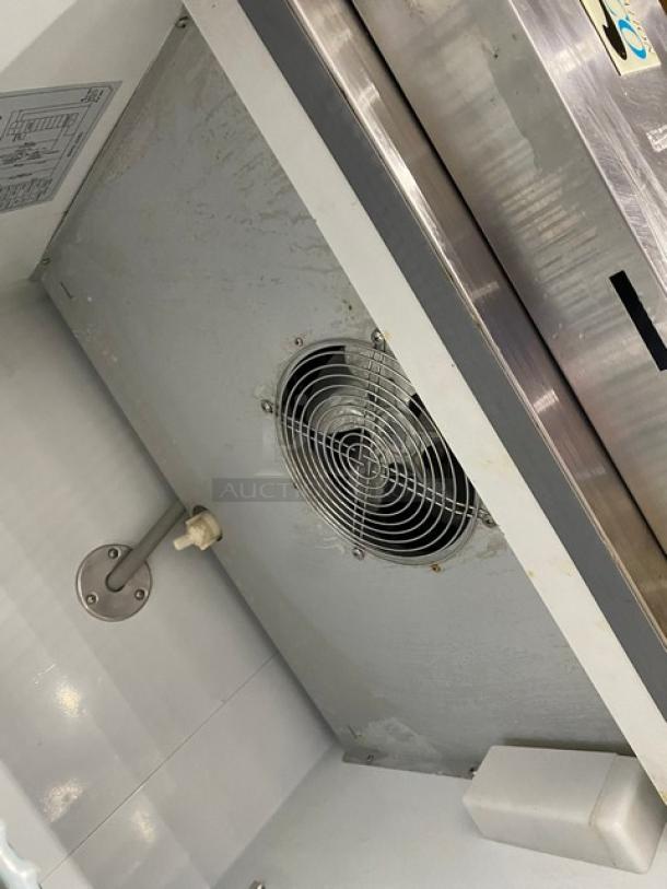 Avantco Commercial Stainless Steel Single Door Reach In Refrigerator! With Poly Coated Wire Racks! On Casters! Model: 178A19R! - Image 6 of 8