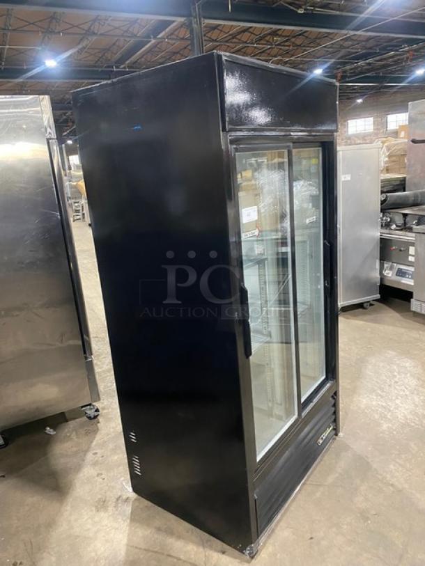 True Commercial Double Sliding Glass Door Reach In Merchandiser Refrigerator! With Adjustable Shelving Racks! Model: GDM-33 SN: 1 808828! 115V 1 Phase! - Image 2 of 8