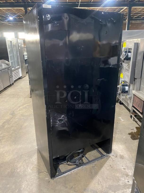 True Commercial Double Sliding Glass Door Reach In Merchandiser Refrigerator! With Adjustable Shelving Racks! Model: GDM-33 SN: 1 808828! 115V 1 Phase! - Image 4 of 8