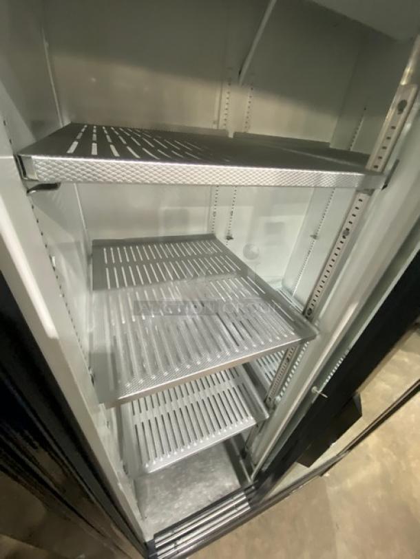 True Commercial Double Sliding Glass Door Reach In Merchandiser Refrigerator! With Adjustable Shelving Racks! Model: GDM-33 SN: 1 808828! 115V 1 Phase! - Image 5 of 8