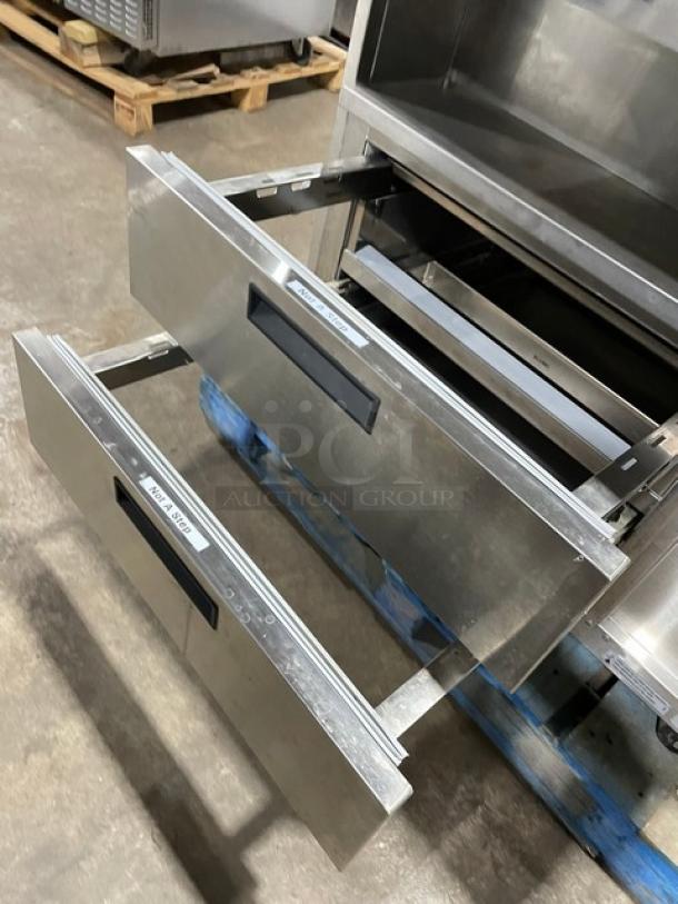 Duke Commercial Stainless Steel Modular Pizza Production Station! With Countertop Tri-Channel Cold Pan! With 2 Extendable Refrigerated Drawers! With Digital Thermostat! Model: DPC-38-120-DWR-DR-NL M! 120V 1 Phase! On Casters! Working When Removed! - Image 6 of 9