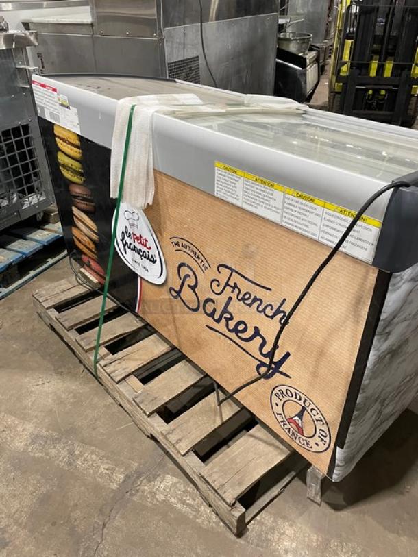 Amazing! Late Model 2020!  Liebherr Commercial Curved Sliding Glass Lid Ice Cream Merchandiser Chest Freezer! With Acrylic Organizers! Model: EFI 4453 SN: 61.218.759.5! 115-127V! On Casters! Working When Removed! - Image 4 of 9